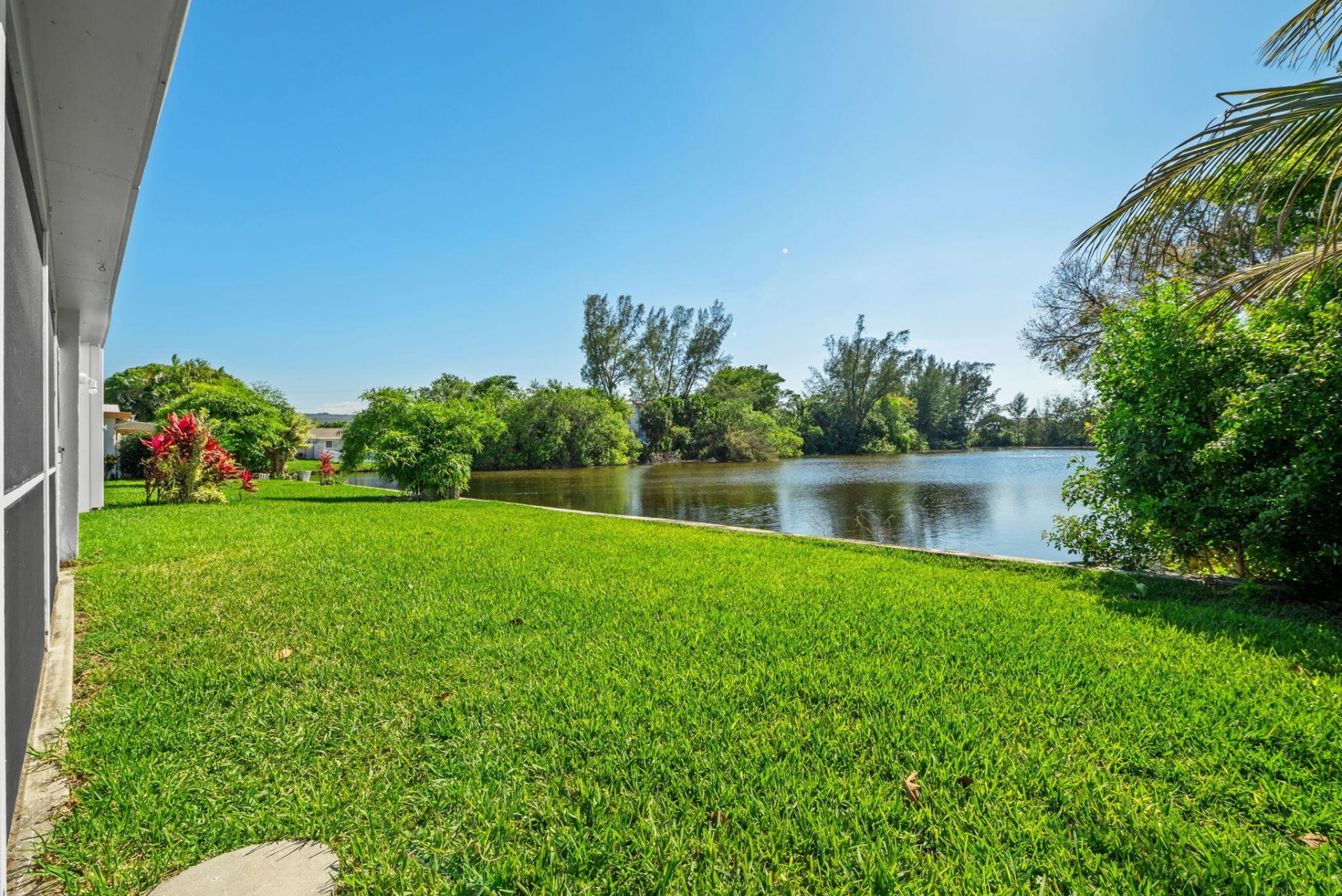 5205 NW 28th Avenue, Tamarac, FL 33309 Photo