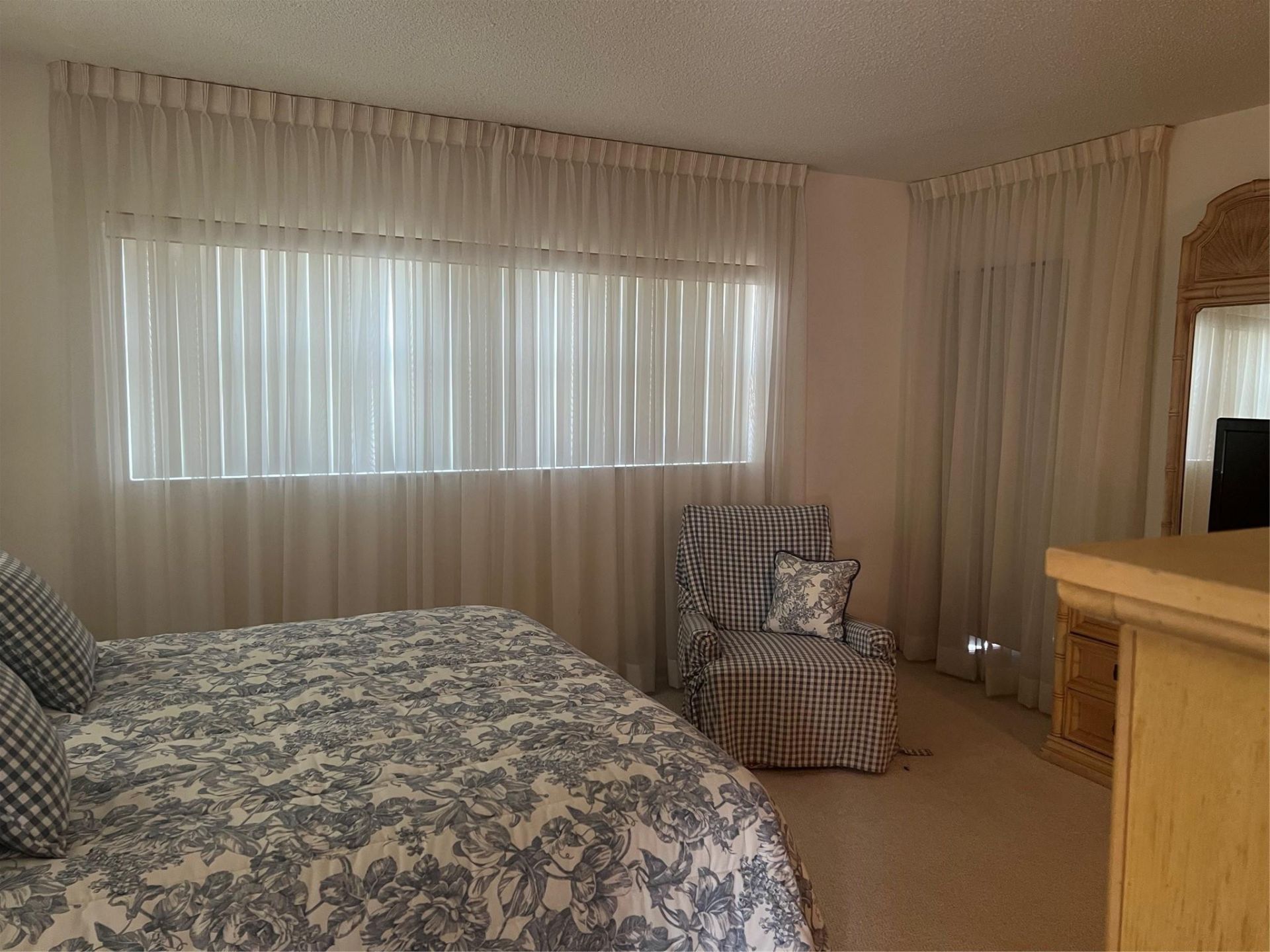 1425 Atlantic Shores Boulevard, Unit 601, Hallandale Beach, FL 33009 Photo