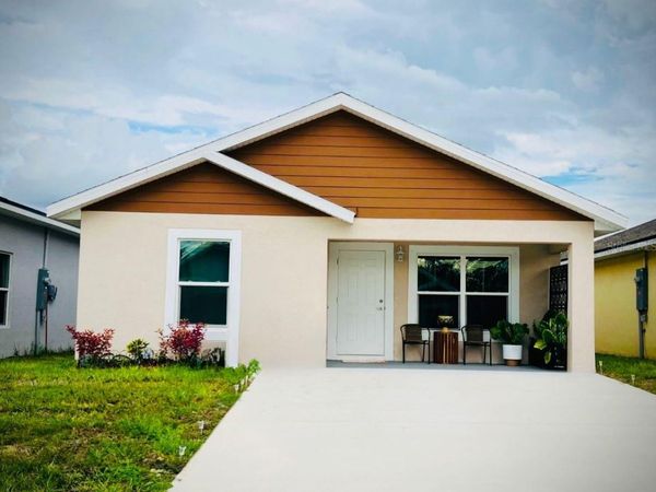 1434 LAS VILLAS BOULEVARD , SEBRING, FL 33870