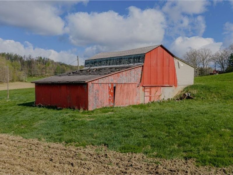 9939 Mapleton Street SE, East Canton, OH 44730 Photo 16