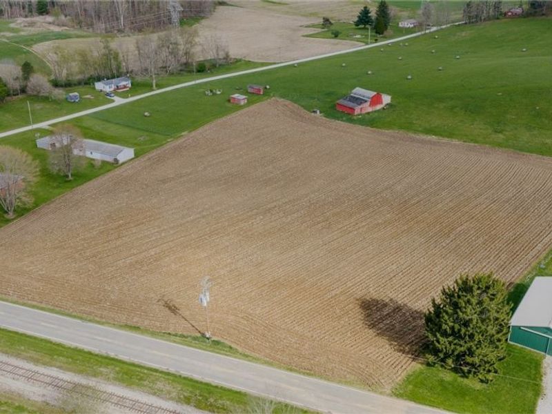 9939 Mapleton Street SE, East Canton, OH 44730 Photo 4