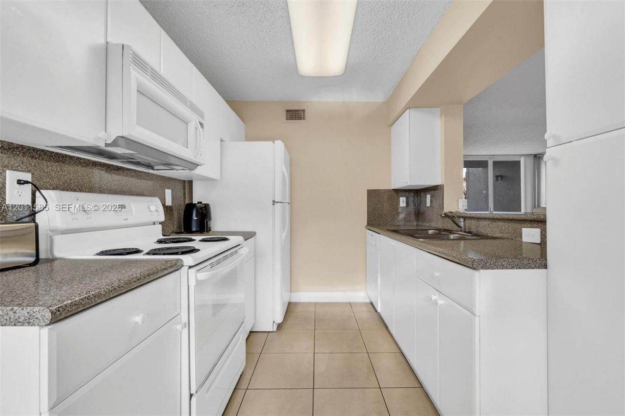 4647 NW 97th Pl , Unit 151, Doral, FL 33178 Photo