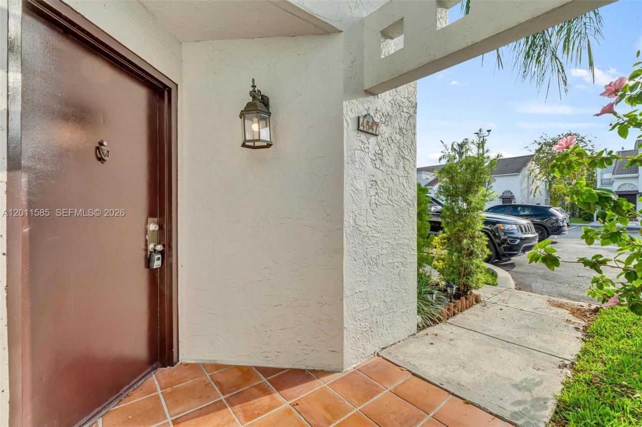 4647 NW 97th Pl , Unit 151, Doral, FL 33178 Photo