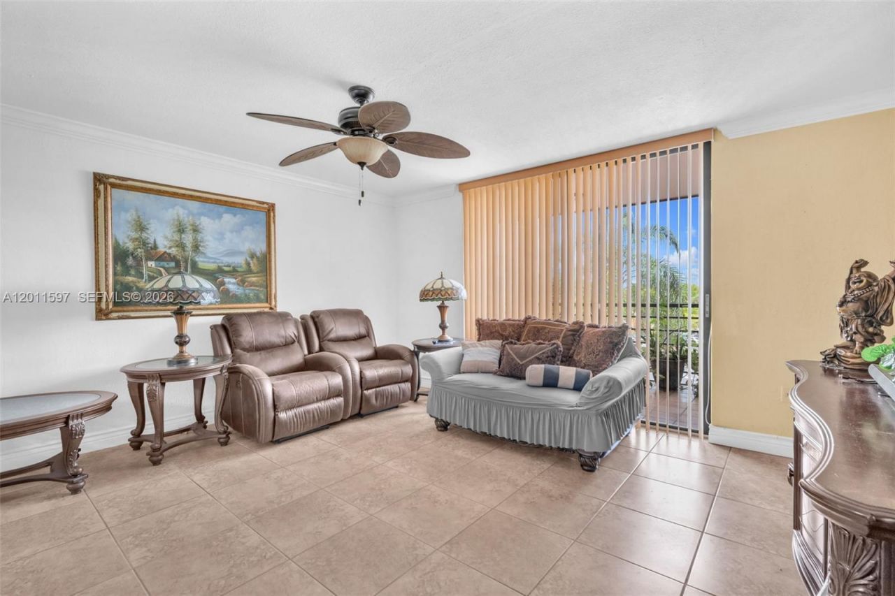 1200 Saint Charles Pl, Unit 415, Pembroke Pines, FL 33026 Photo