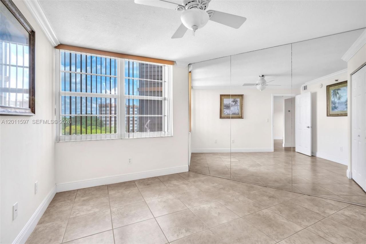 1200 Saint Charles Pl, Unit 415, Pembroke Pines, FL 33026 Photo
