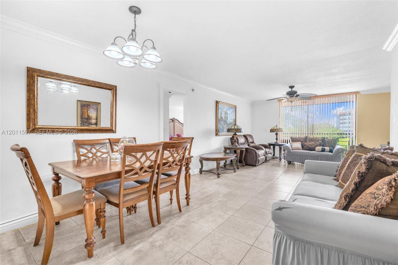 1200 Saint Charles Pl, Unit 415, Pembroke Pines, FL 33026 Photo