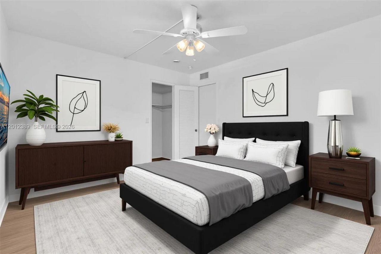 218 NE 12th Ave, Unit 302, Hallandale Beach, FL 33009 Photo
