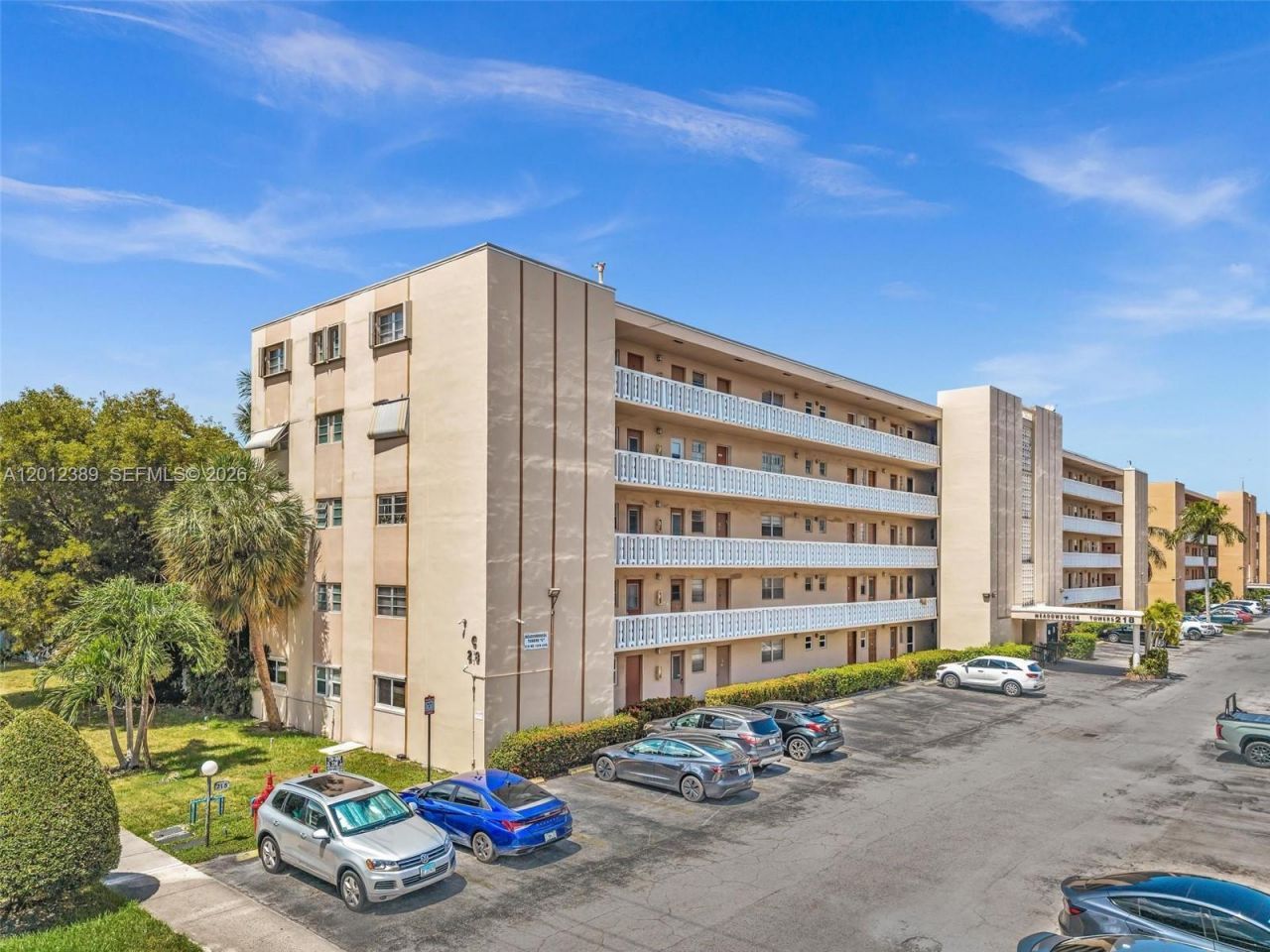 218 NE 12th Ave, Unit 302, Hallandale Beach, FL 33009 Photo