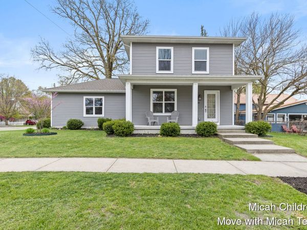 40 E Maple Street NE, Cedar Springs, MI 49319