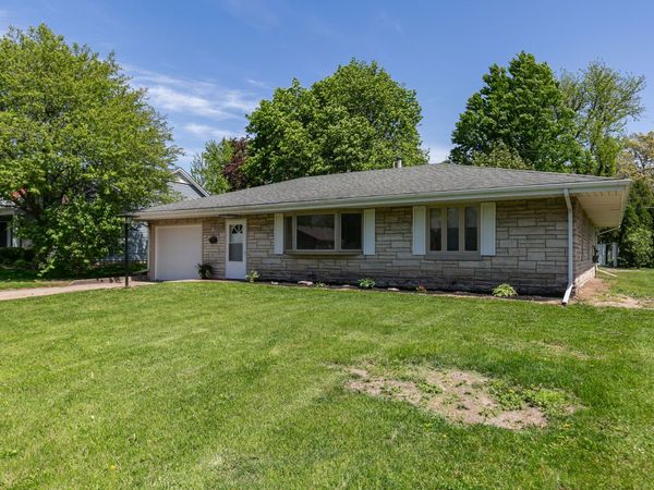 2908 26th Street , Moline, IL 61265