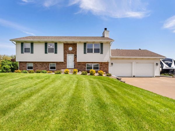 11435 95th Avenue , Blue Grass, IA 52726