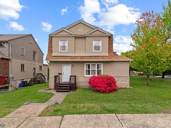 152 High St, Nutley, NJ 07110
