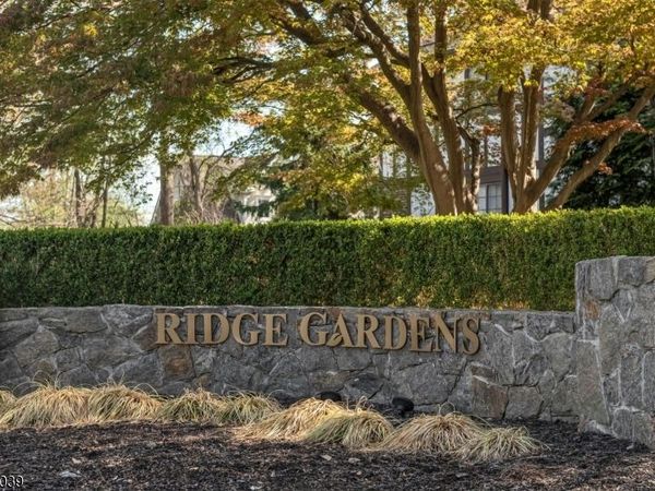 3202 Stowe Ln, Mahwah, NJ 07430