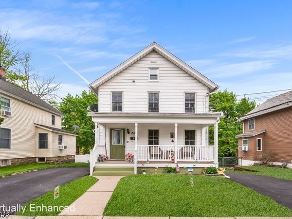 28 Clinton St, Newton, NJ 07860