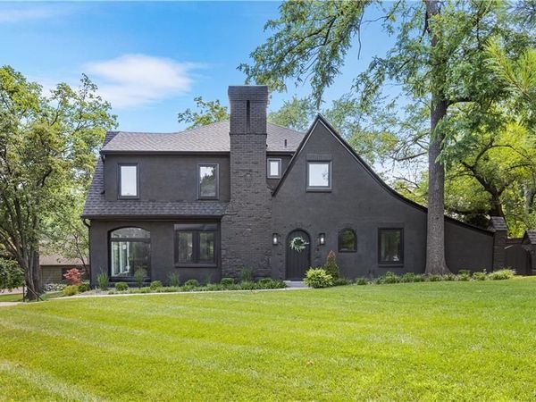 5500 Mission Road, Fairway, KS 66205