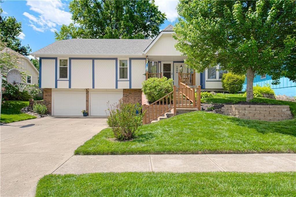 1306 Downing Street, Liberty, MO 64068 Main Photo