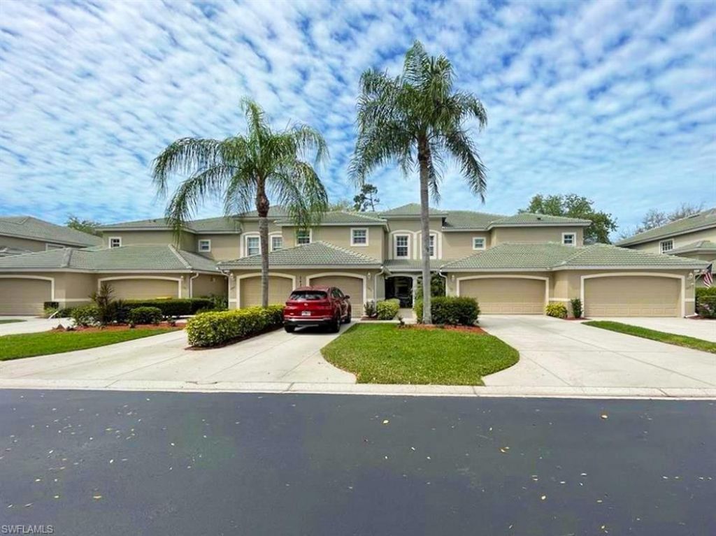 3435 Laurel Greens Ln S, Unit 102, Naples, FL 34119 Photo