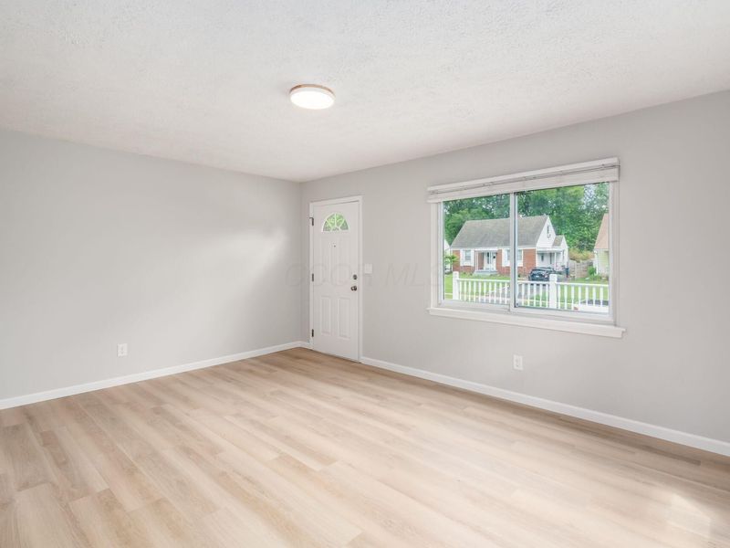 3569 Dresden Street , Columbus, OH 43224 Photo 4