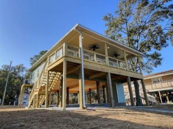 8712 W Simmons Bayou Drive, Ocean Springs, MS 39564
