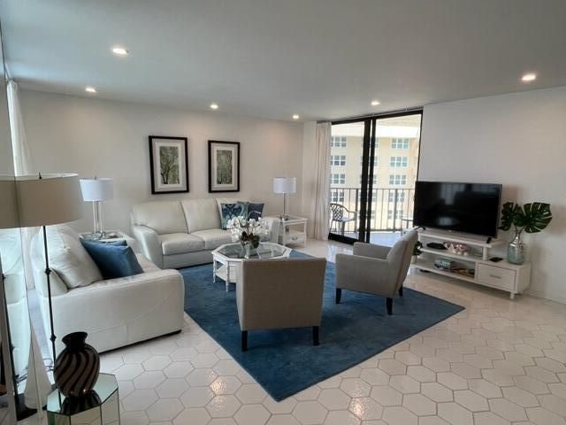 5420 N Ocean Drive, Unit 1705, Singer Island, FL 33404 Photo