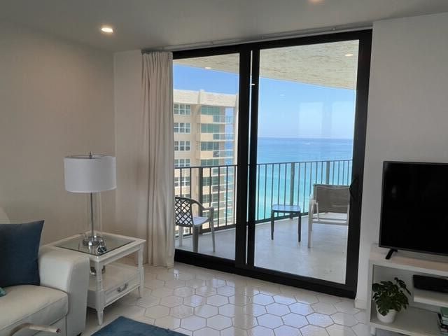 5420 N Ocean Drive, Unit 1705, Singer Island, FL 33404 Photo