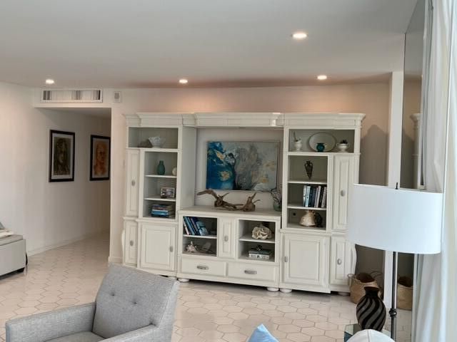 5420 N Ocean Drive, Unit 1705, Singer Island, FL 33404 Photo