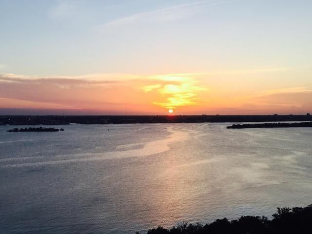 5420 N Ocean Drive, Unit 1705, Singer Island, FL 33404 Photo
