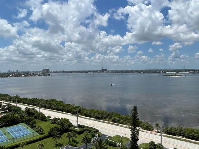 5420 N Ocean Drive, Unit 1705, Singer Island, FL 33404 Photo