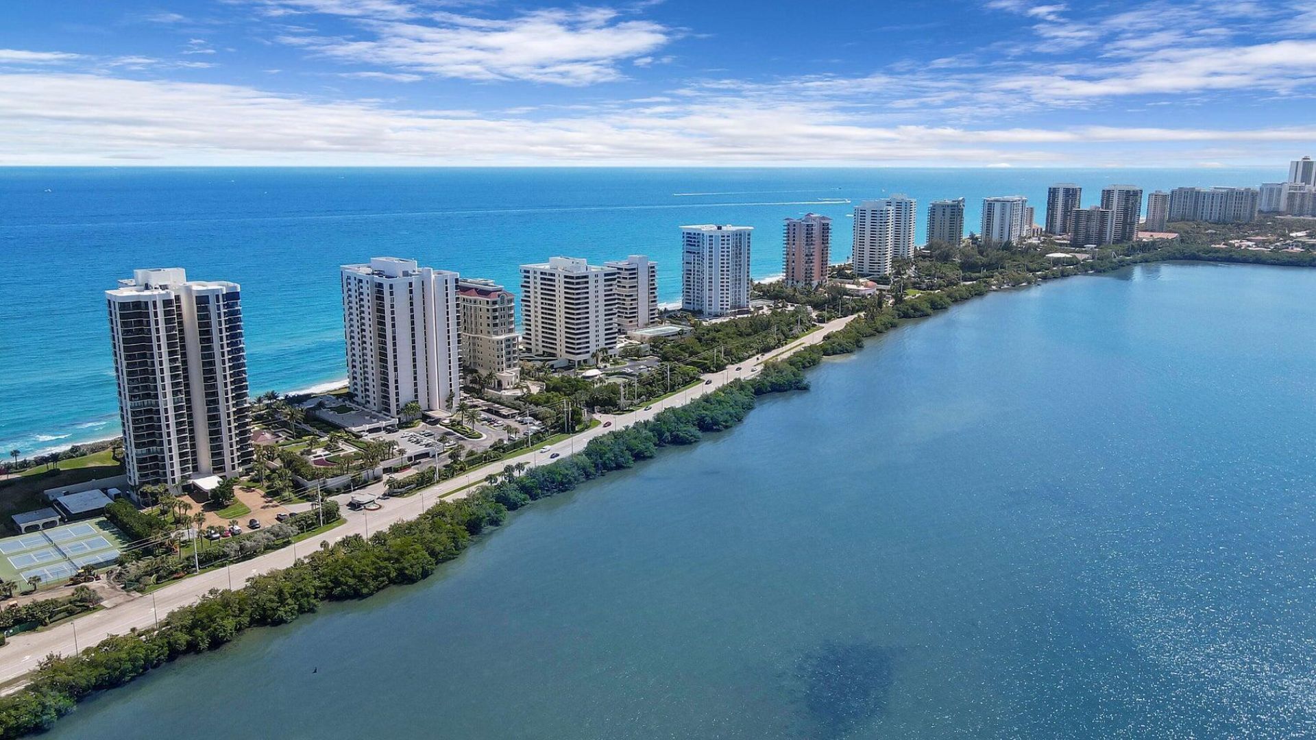 5420 N Ocean Drive, Unit 1705, Singer Island, FL 33404 Photo