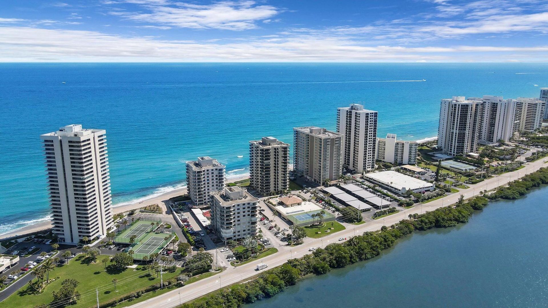 5420 N Ocean Drive, Unit 1705, Singer Island, FL 33404 Photo