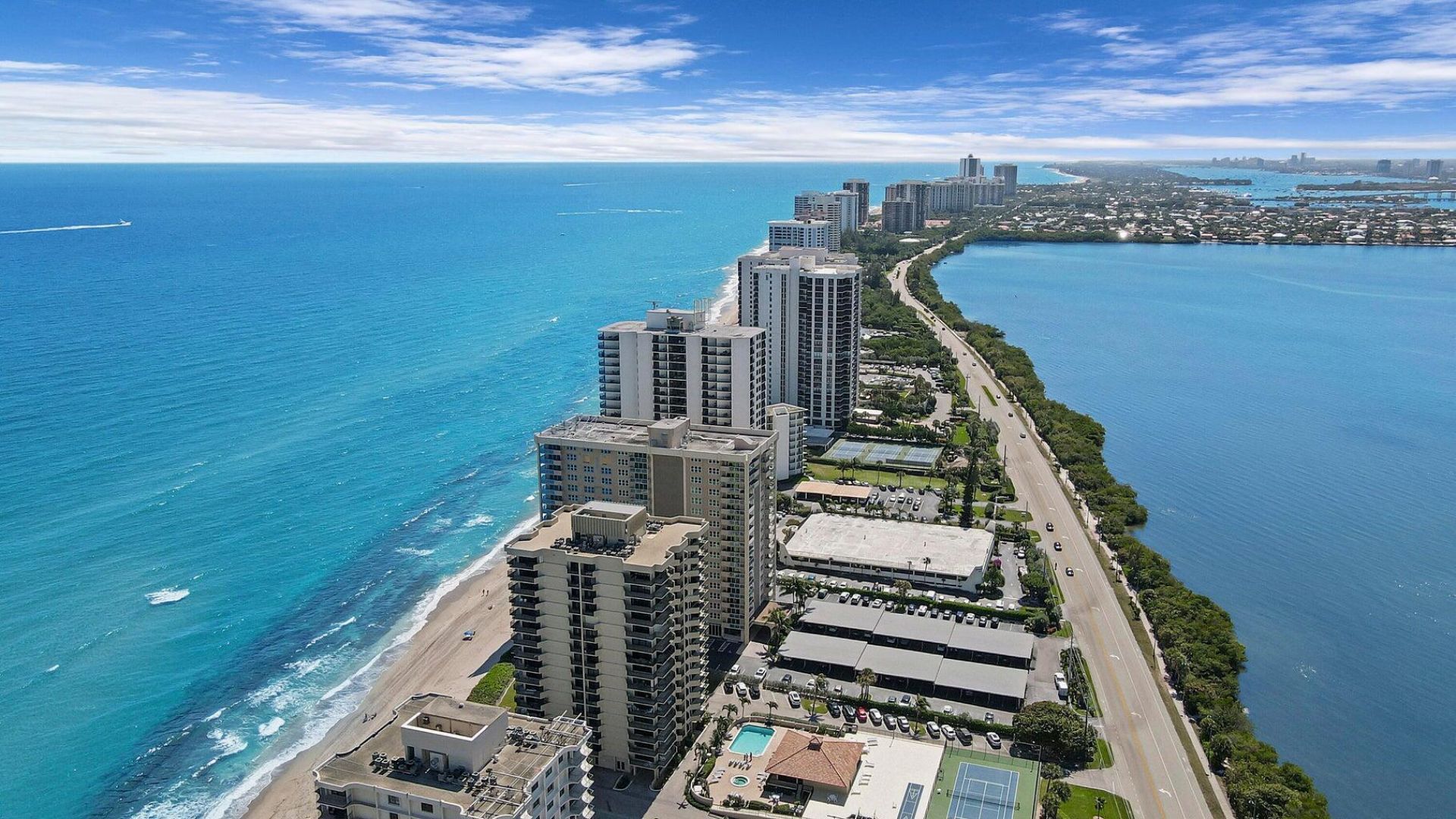 5420 N Ocean Drive, Unit 1705, Singer Island, FL 33404 Photo