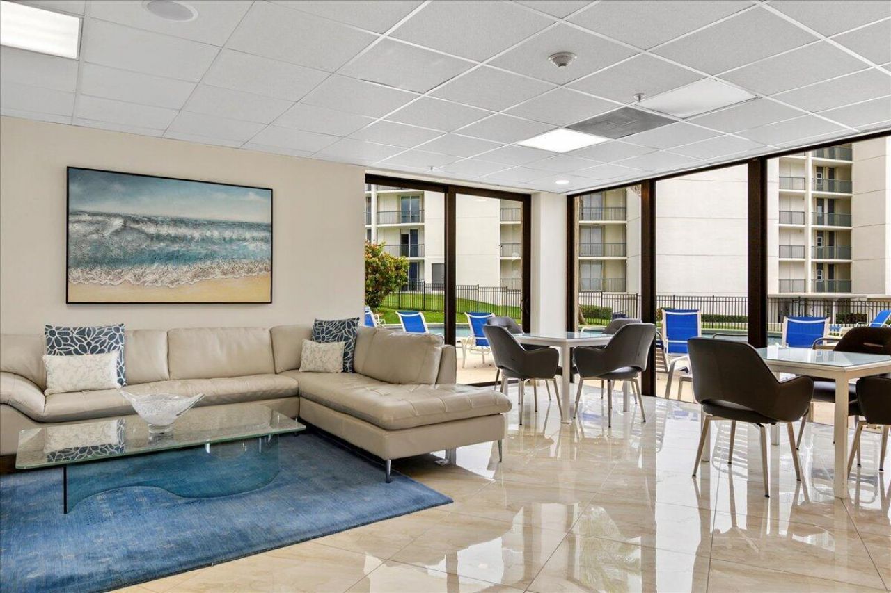 5420 N Ocean Drive, Unit 1705, Singer Island, FL 33404 Photo