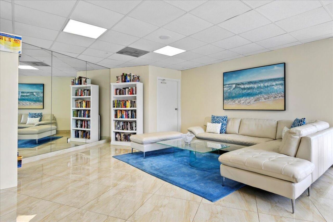 5420 N Ocean Drive, Unit 1705, Singer Island, FL 33404 Photo