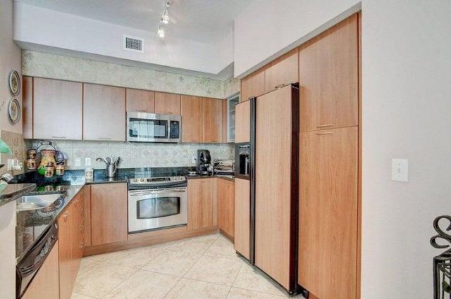 625 Casa Loma Boulevard, Unit Lower Pent, Boynton Beach, FL 33435 Photo