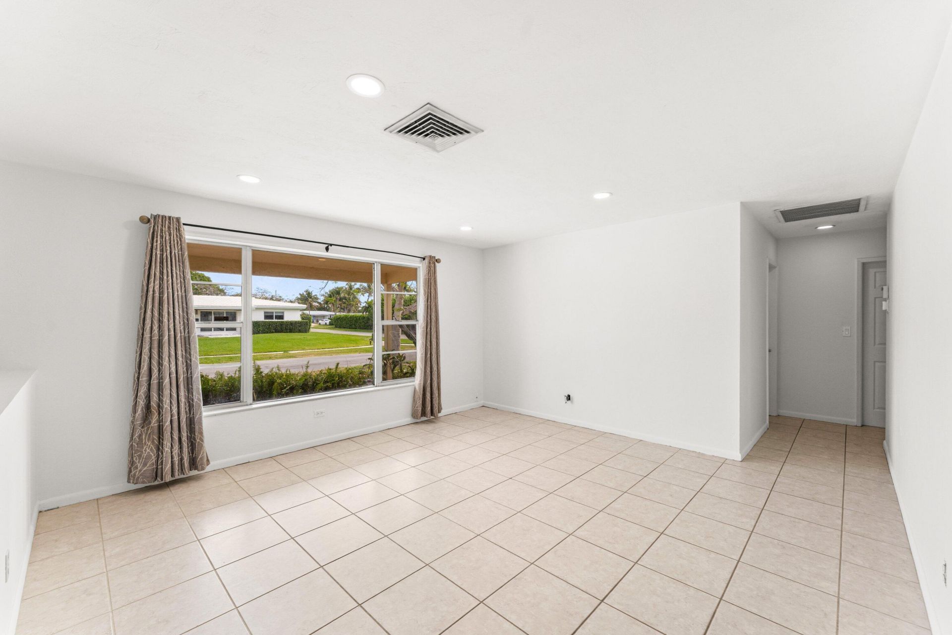 360 NE 23rd Way, Boca Raton, FL 33431 Photo