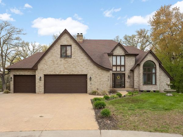 6135 Berkshire Lane N, Plymouth, MN 55446