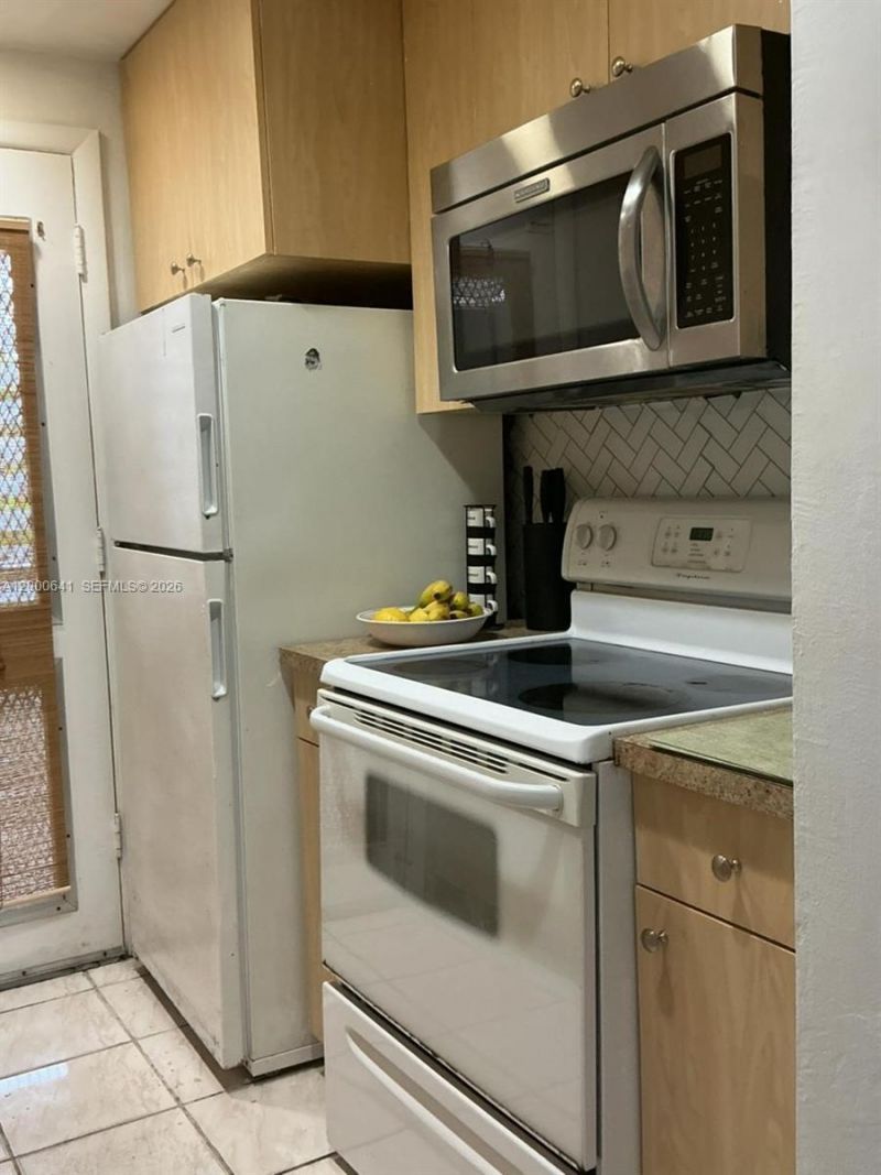 16900 NE 14 , Unit 109, Miami, FL 33162 Photo