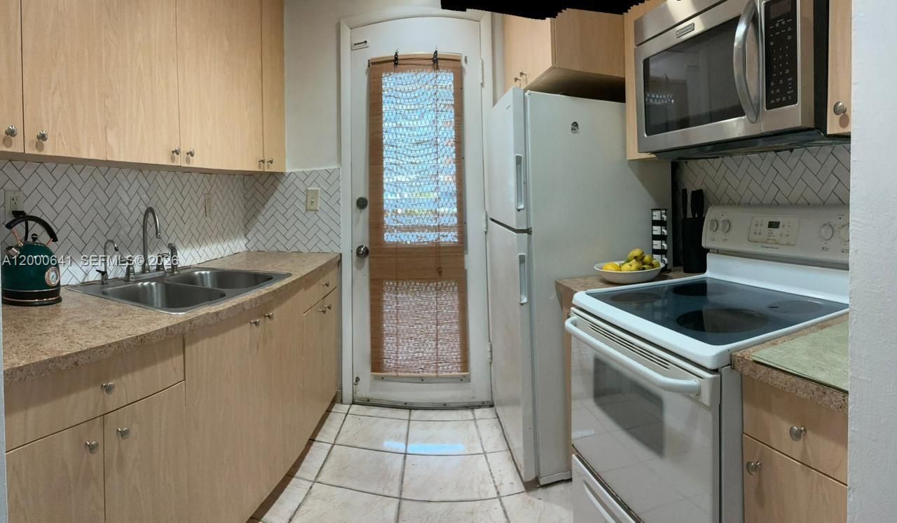 16900 NE 14 , Unit 109, Miami, FL 33162 Photo