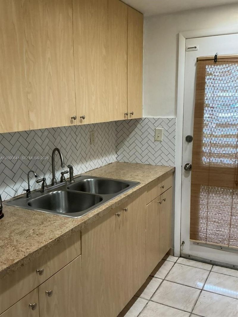 16900 NE 14 , Unit 109, Miami, FL 33162 Photo