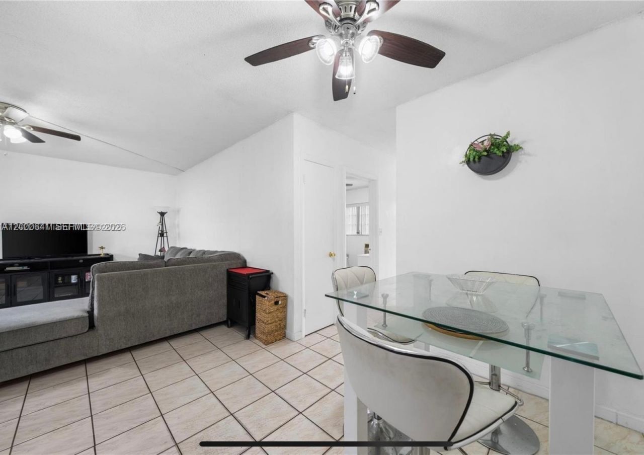 16900 NE 14 , Unit 109, Miami, FL 33162 Photo