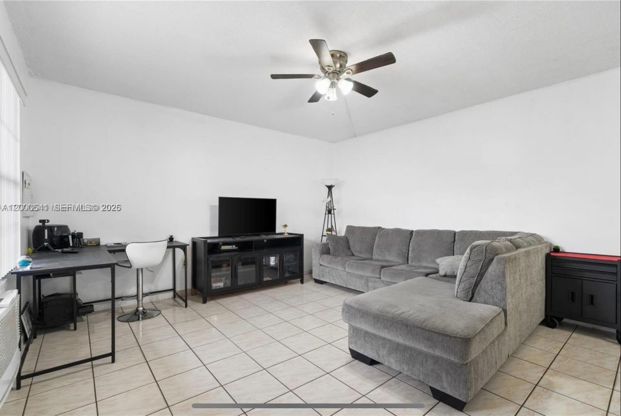 16900 NE 14 , Unit 109, Miami, FL 33162 Photo