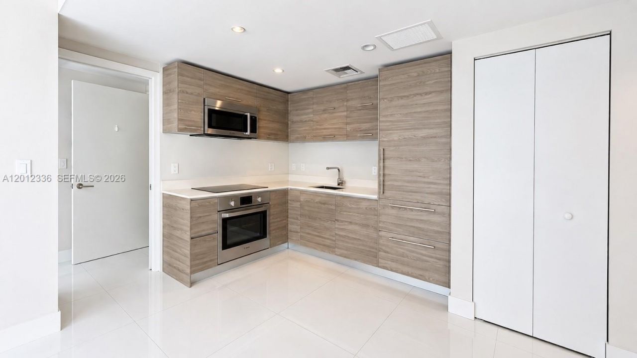 1300 S Miami Ave , Unit 4507, Miami, FL 33130 Photo