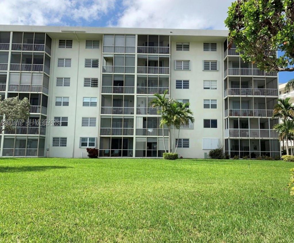 3020 Marcos Dr, Unit S103, Aventura, FL 33160 Photo