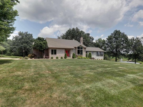 4729 Hidden Cove Road, Quincy, IL 62305