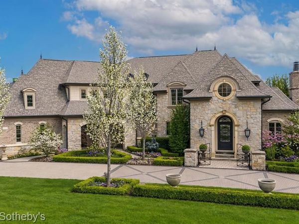 4911 Pinnacle Boulevard, Oakland Twp, MI 48306