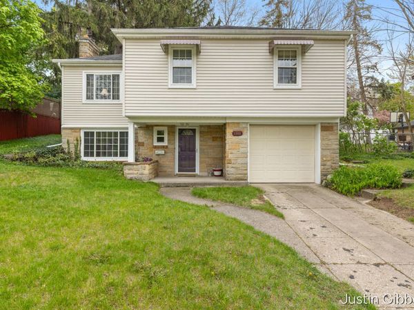 1708 Hiawatha Road SE, Grand Rapids, MI 49506