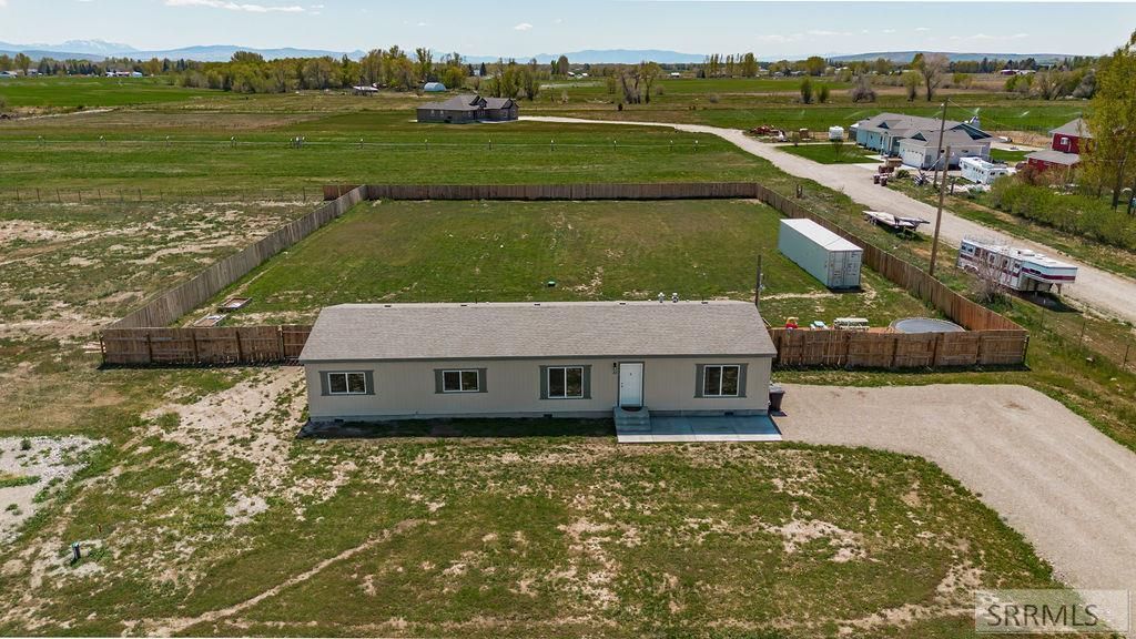 33 S 759 W, Blackfoot, ID 83221 Main Photo
