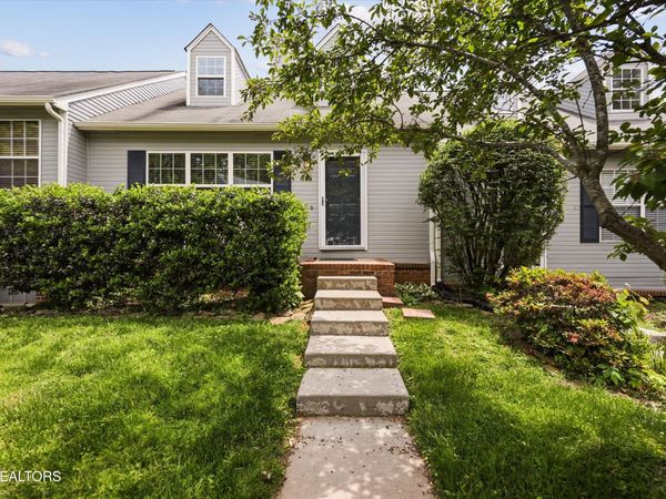 804 Olde Pioneer Tr, Knoxville, TN 37923