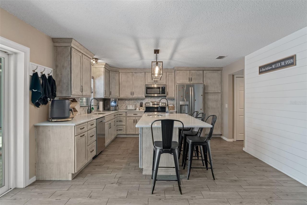 2451 Deltona Boulevard , Spring Hill, FL 34606 Photo
