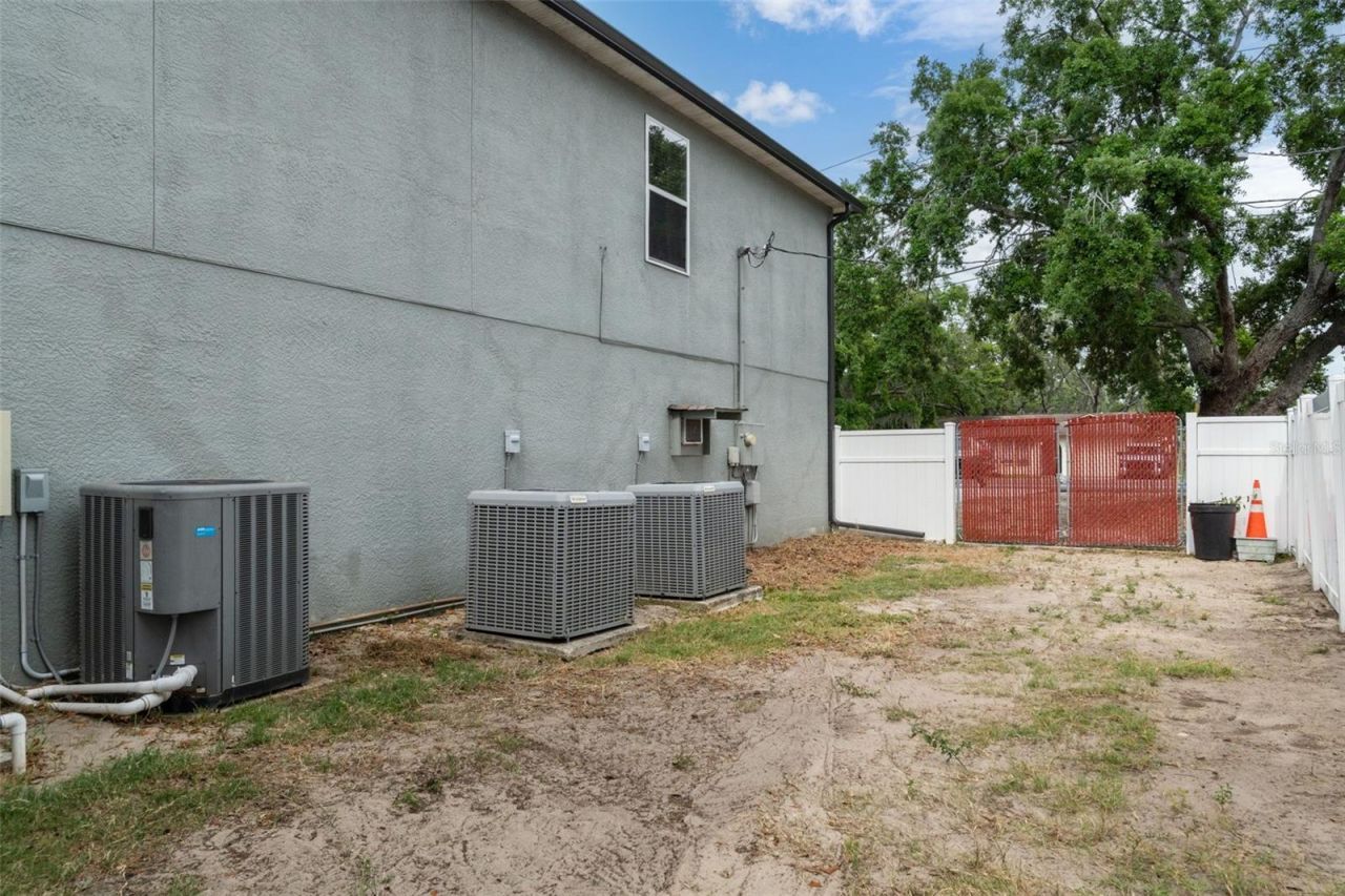 2451 Deltona Boulevard , Spring Hill, FL 34606 Photo